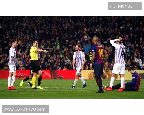 世体：国家德比呈现对巴萨的凌辱标语，西甲已向西足协投诉